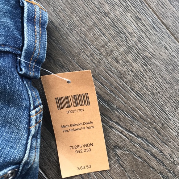 NWT Duluth Trading Co jeans - Picture 5 of 6